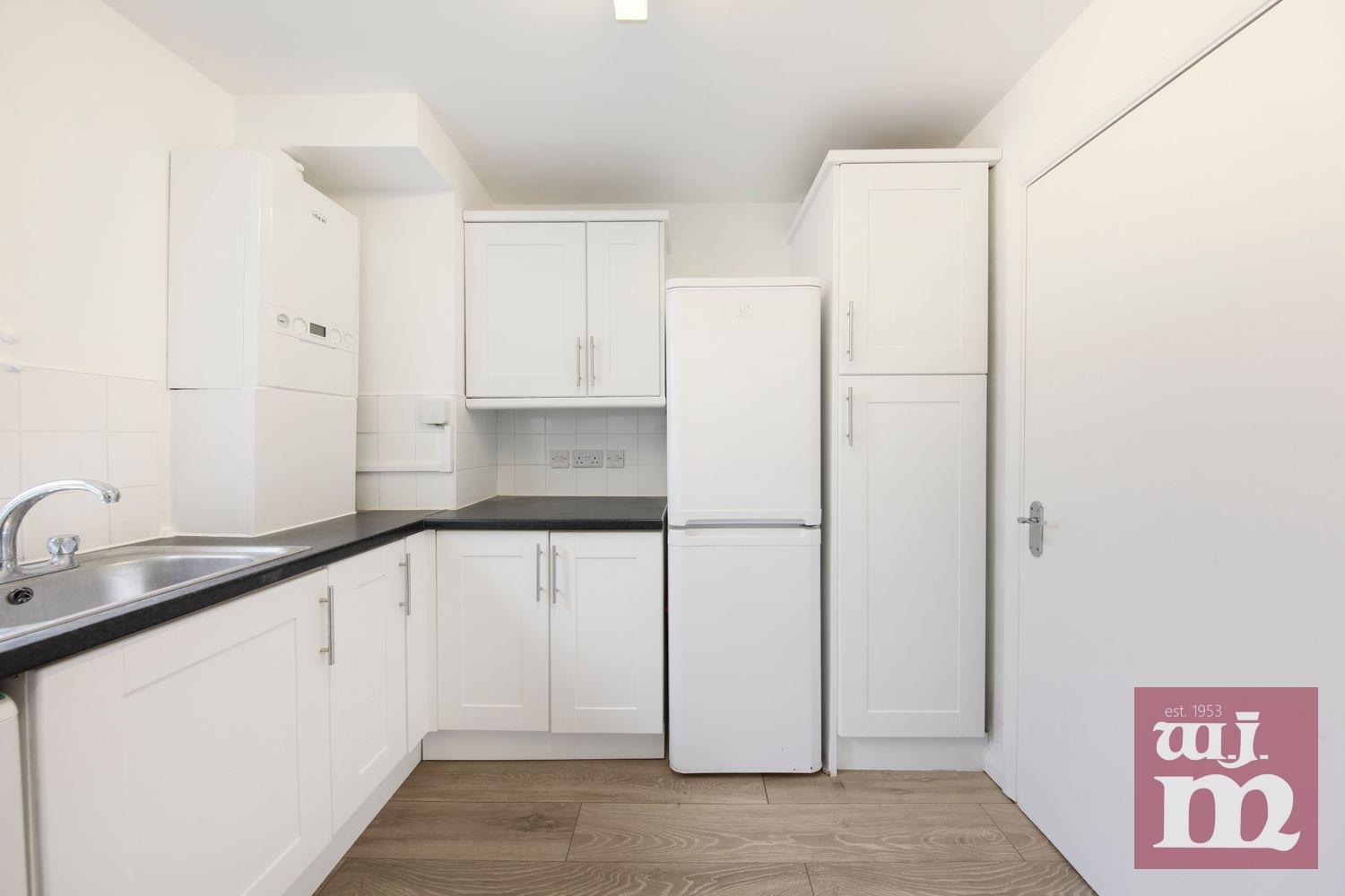 1 bed property in Whitta Road, Manor Park